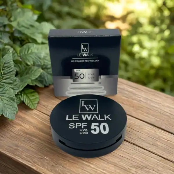 Le Walk SPF 50 Mineral Powder Bronze | UVA/UVB Sun Protection & Foundation - Image 2